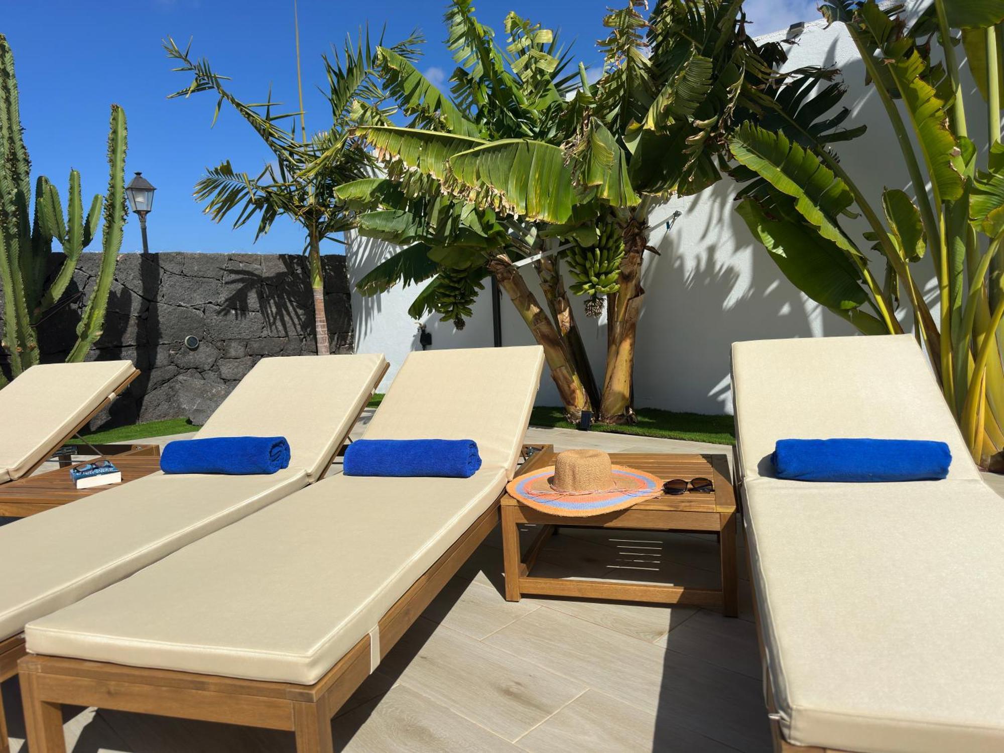 Villa Playa Blanca - Heated Pool, Aircon Exterior photo